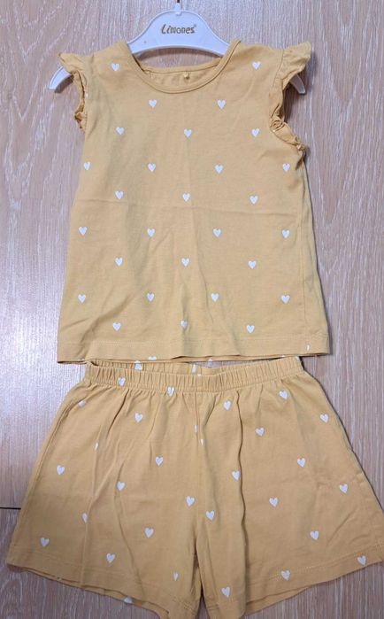 Дитячий костюмчик на дівчинку