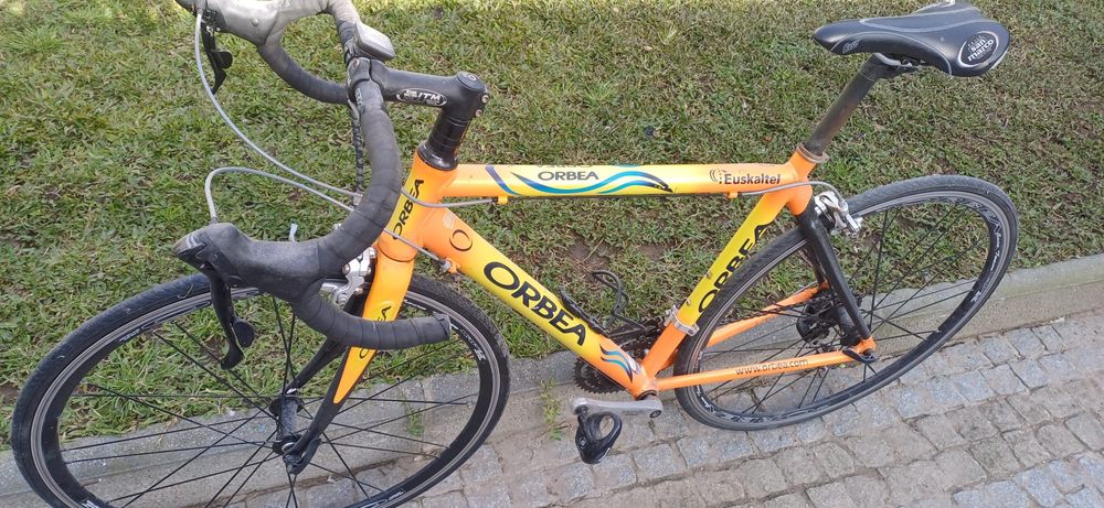Vendo bicicleta de corrida em muito bom estado