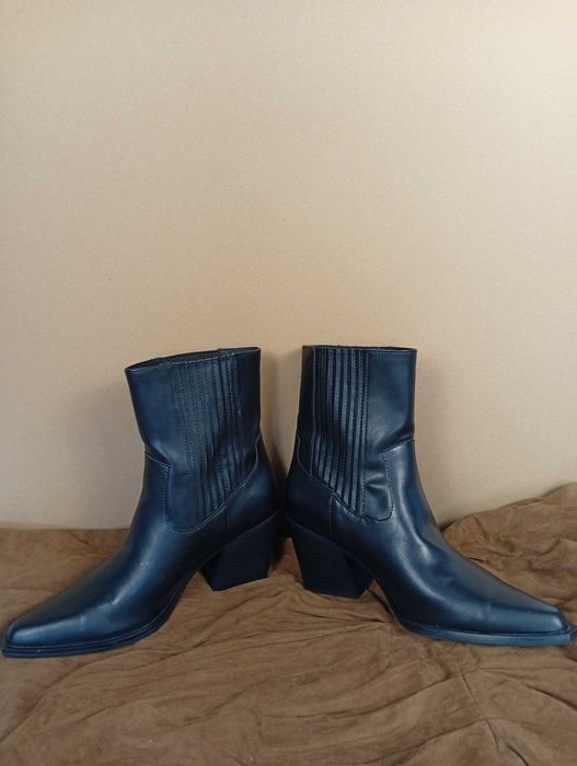 Pull & Bear botki kowbojki 40