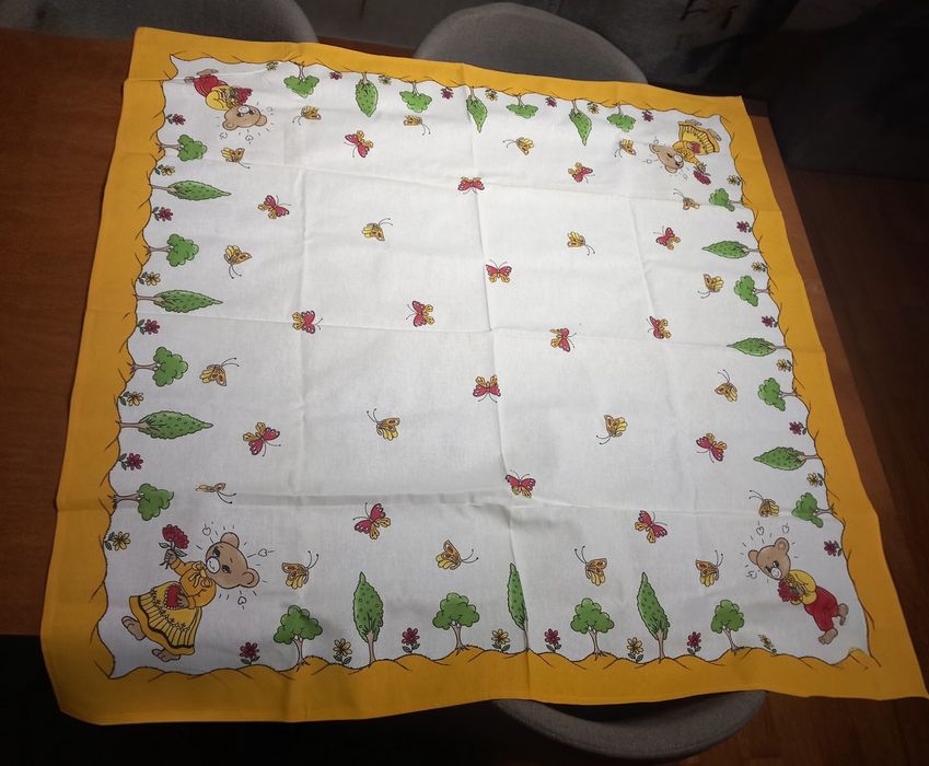 Toalha nova para festa de crianças