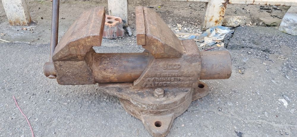 Тиски большие 140мм