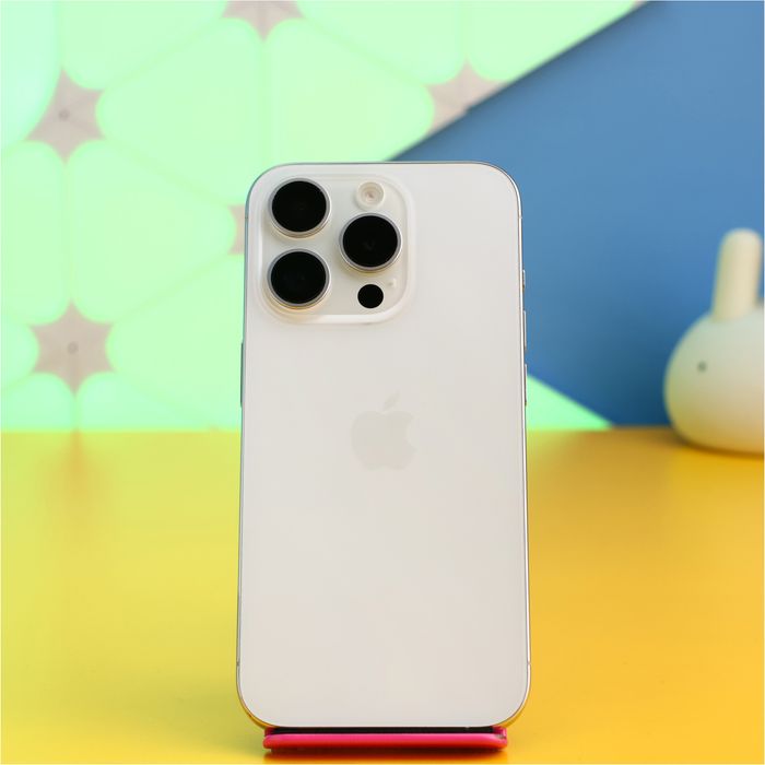 Смартфон Apple iPhone 15 Pro 128GB White (175014) Б/У З ГАРАНТІЄЮ