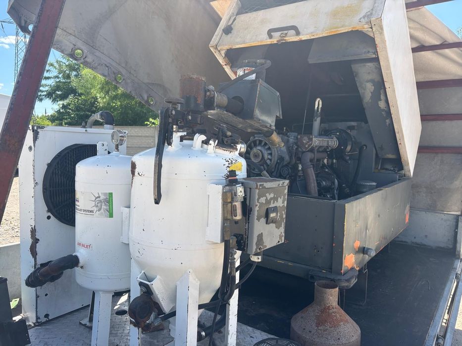 Urządzenie do piaskowania, sodowania, szkiełkowania.