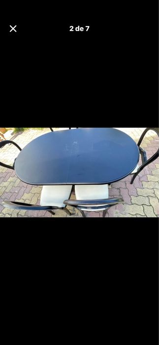 Vende-se mesa com 6 cadeiras
