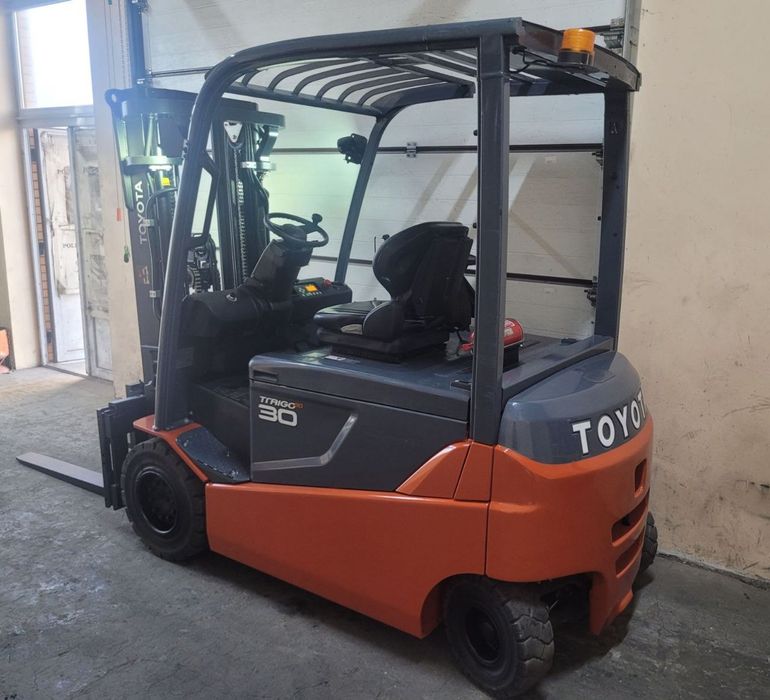 Навантажувач електро, Toyota, вантажопідйомність 3 тонни,