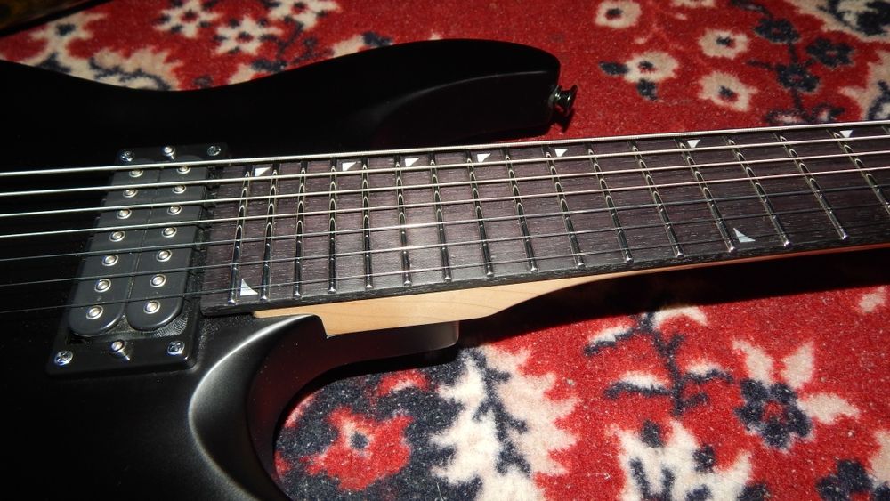 Заряджений семи струнний Jackson js22 7 dimarzio , Сталеві ладиl