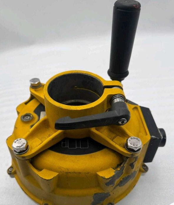 system sterowania 3d spycharka  lub Równiarka  GPS Trimble  GCS900