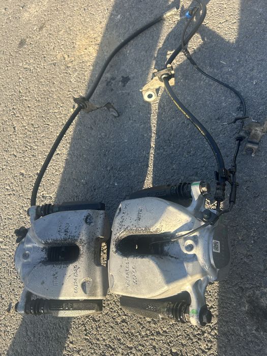 Супорт передній BMW  x3 X4 G01 G02  TRW 53389 A 53390 A