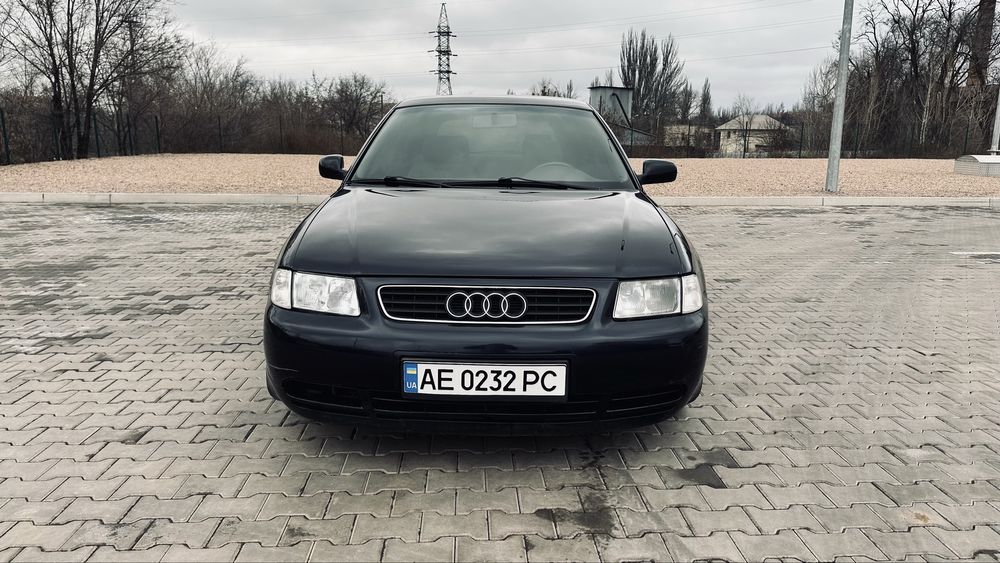 Машина в хорошем состоянии для своих лет. В круг и пол хорошая виброшумо изоляция,качественная акустика с сабвуфером,магнитола с car play. По мотору и коробке все ровно,хорошо едет хорошо переключает. Салон не прокуренный чистый ухоженный. Ходовка;задние какие-то резинки по скрипуют нужно менять мне некогда так как есть своя машина эту покупал жене. Кондиционер работает но держит 4 месяца. Есть на лето 17 диски,2 подготовилины к покраске, можно взять и задуть с балончика житкой резиной.Звоните на Viber ,Telegram