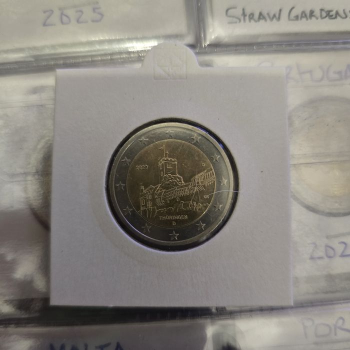 Moedas comemorativas 2euro, circulas e não circuladas.
Varios anos.

A