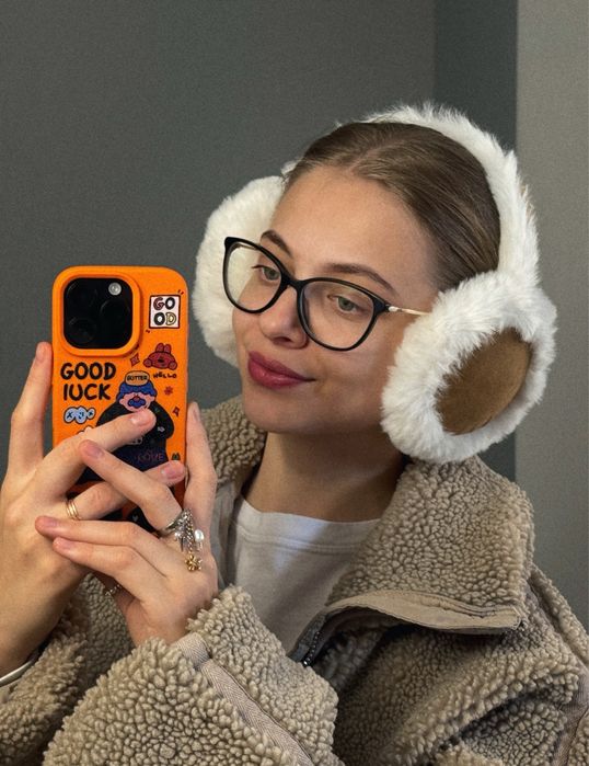 Хутряні теплі навушники зимові бежевого кольору