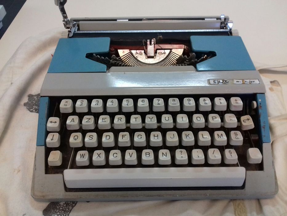 Máquina de escrever francesa