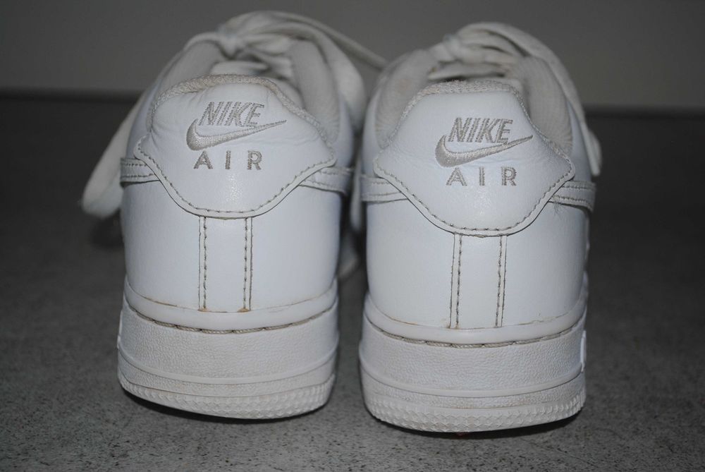Skórzane sneakersy buty sportowe Nike Air Force 1 roz 37,5