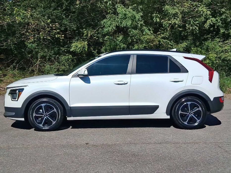 Kia Niro EX      2023