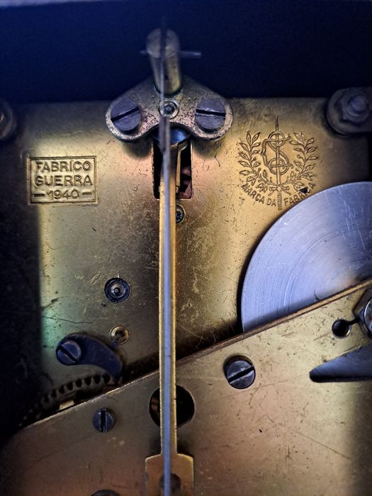 Relógio Reguladora antigo, tempo da guerra