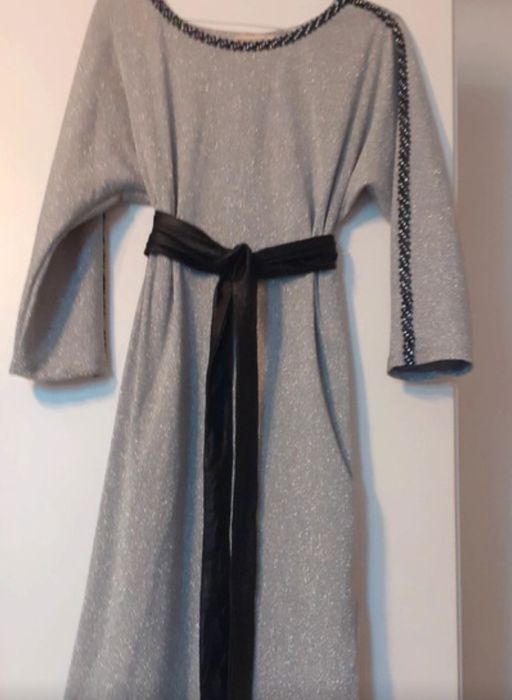 Sukienka sylwestrowa z długim rękawem