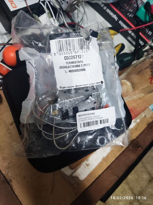 Frigorífico Indesit A+ peças