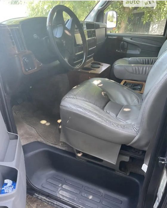 Автомобиль Chevrolet Express