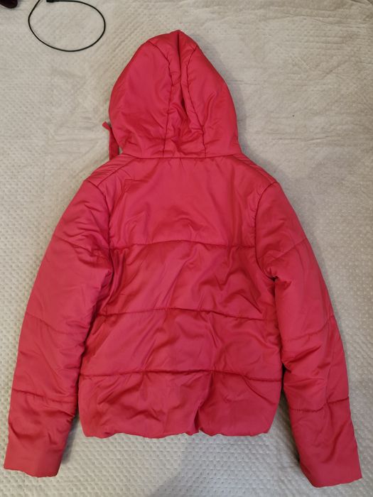 Жіноча осіння куртка червоно кольору