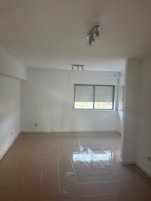 Andar T2 - Rio Tinto - Junto ao MODELO