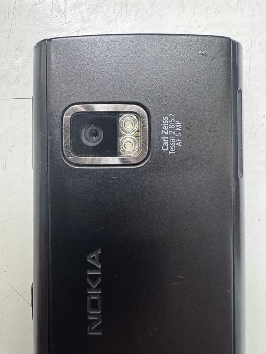 Мобильный телефон Нокия Nokia X6 оптика Carl Zeiss
