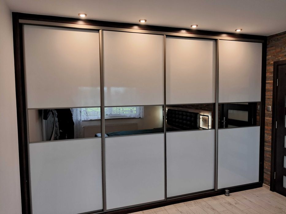 Sprzedam mieszkanie 84.2 m2 + dwie działki