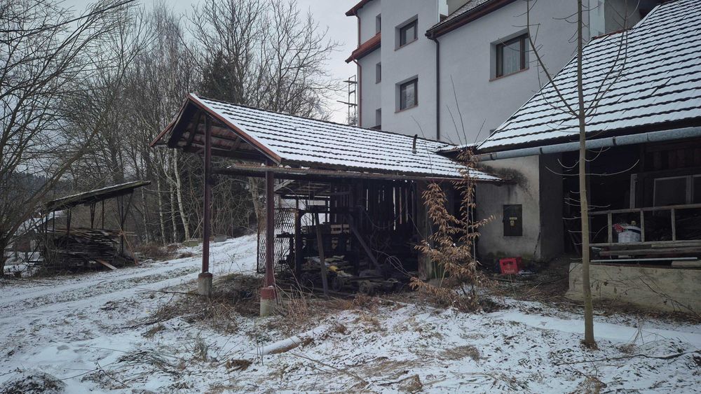 Kompletna piła trakowa z zadaszeniem do sprzedania