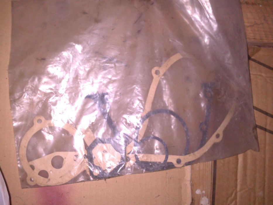 ваз 2105 залишки розпродаж заднє скло, капот, пічка, моторчик