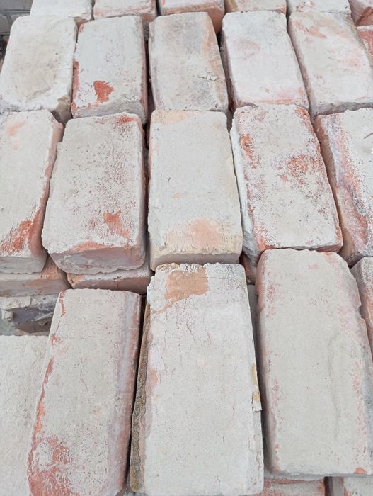 Продам  кирпич красний-білий,білий(силікатний-полуторний) ракушняк,шла