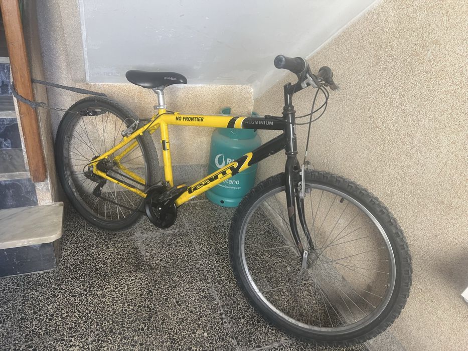 Bicicleta  usada mas em bom funcionamento