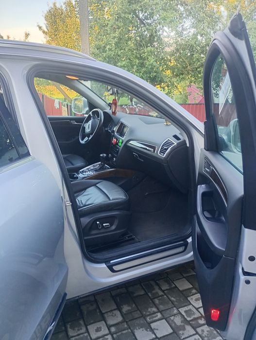 Продам Audi Q5 2012