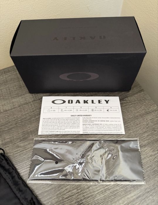 Окуляри Oakley Shield Sunglasses Black Frame & Chrome Lens