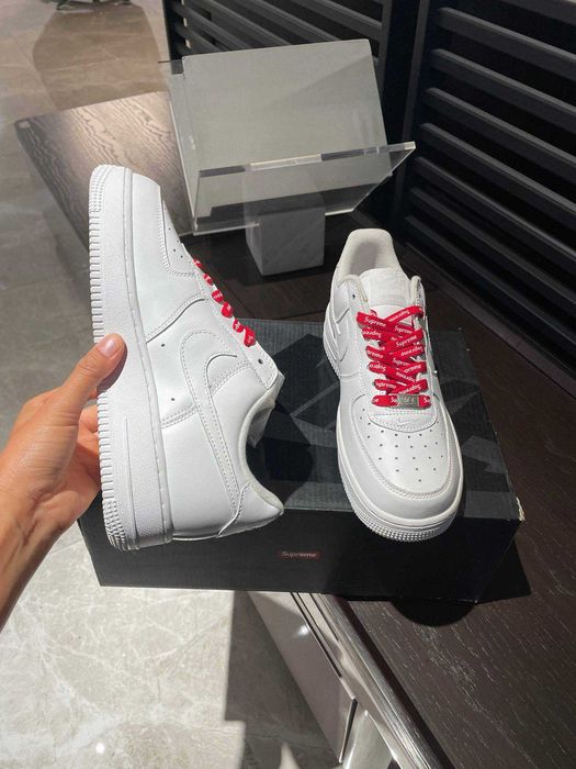 Nike Air Force 1 Low Supreme Biały r.39