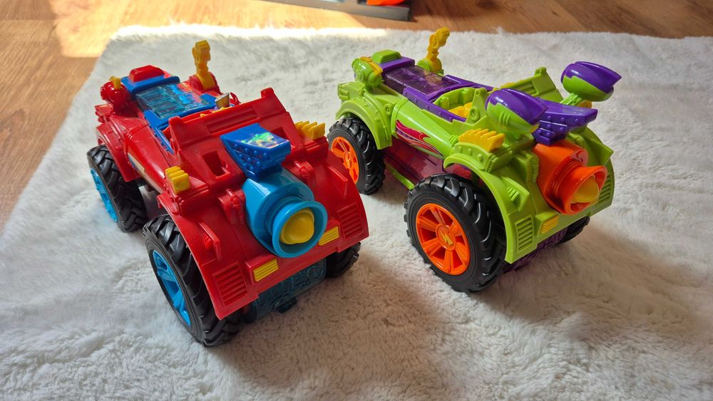2 pojazdy Monster super zings  roller