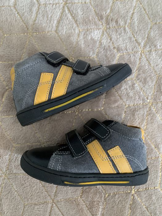 Ботинки кроссовки chicco 23 размер