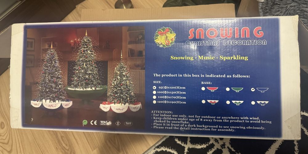 Choinka ze śniegiem