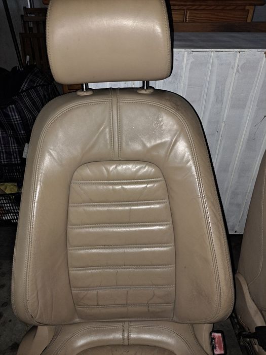 Vendo Bancos passat b6 pele