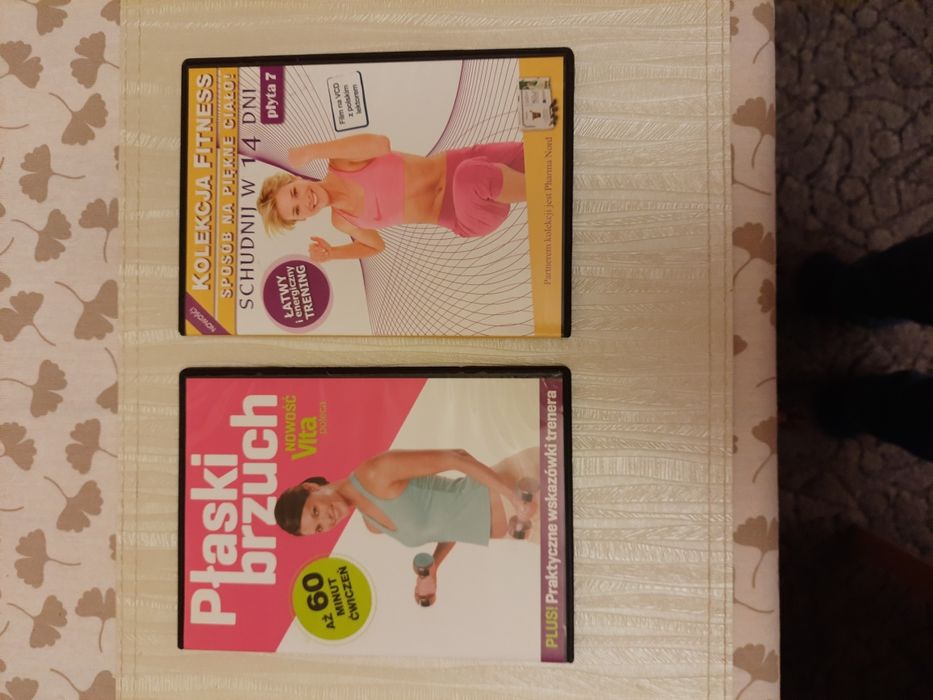 6 płyt DVD każda z innym zestawem ćwiczeń