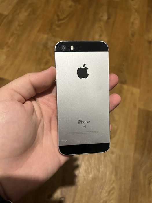 iPhone SE 32gb в неплохом состоянии