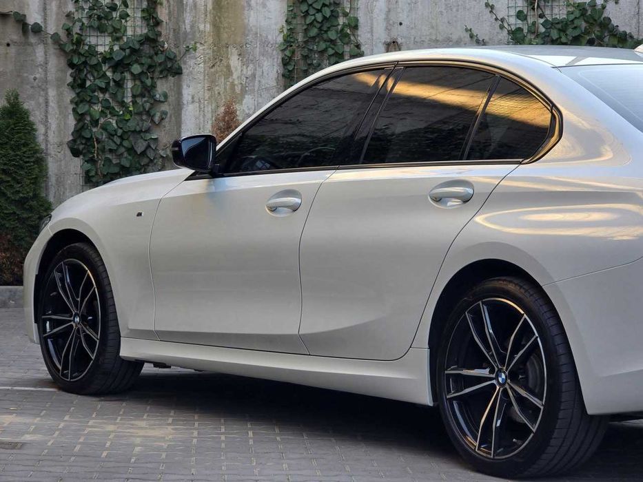 Продам BMW 3 Series 2022. Можна в розстрочку, під викуп.