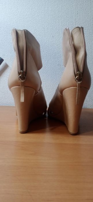 Продам жіночі туфлі ZARA