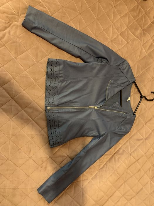 Куртка на дівчинку