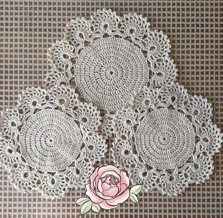 Вязаные сервировочные салфетки