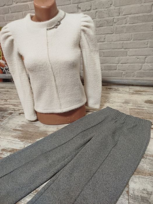 Стильний костюм: м'який джемпер ангора та брюки в ялинку, розмір  134