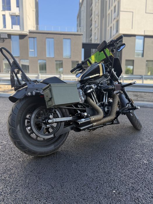 Harley-Davidson (Sportster) iron 883N/1200 Custom