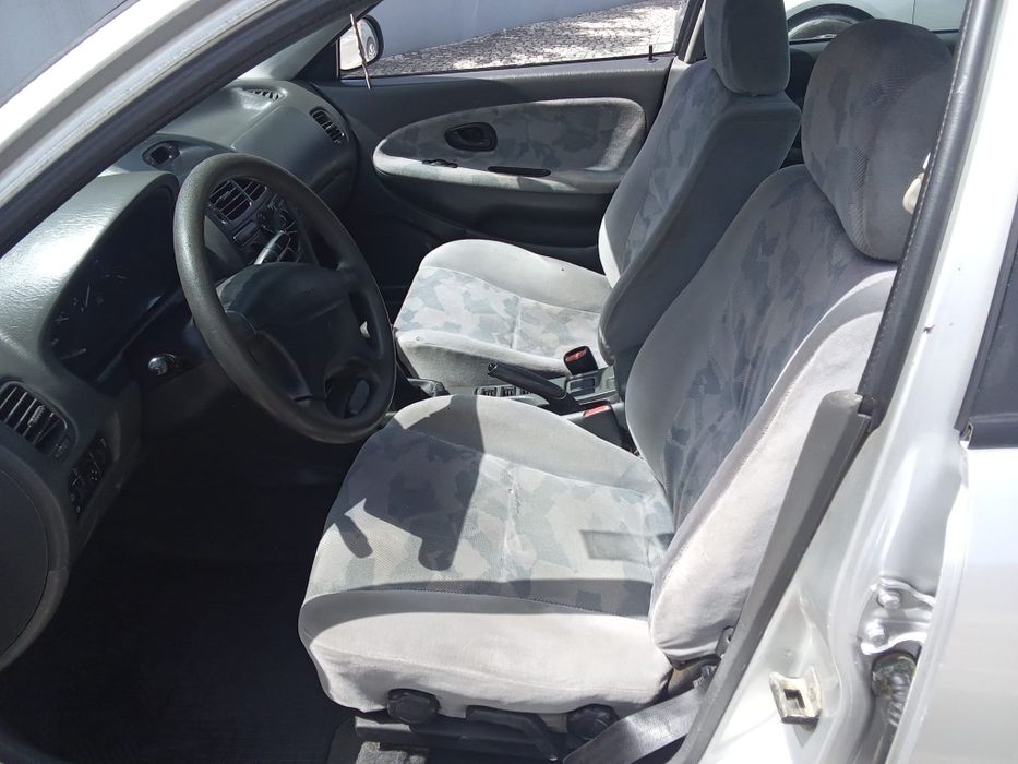 Mitsubishi Carisma 97