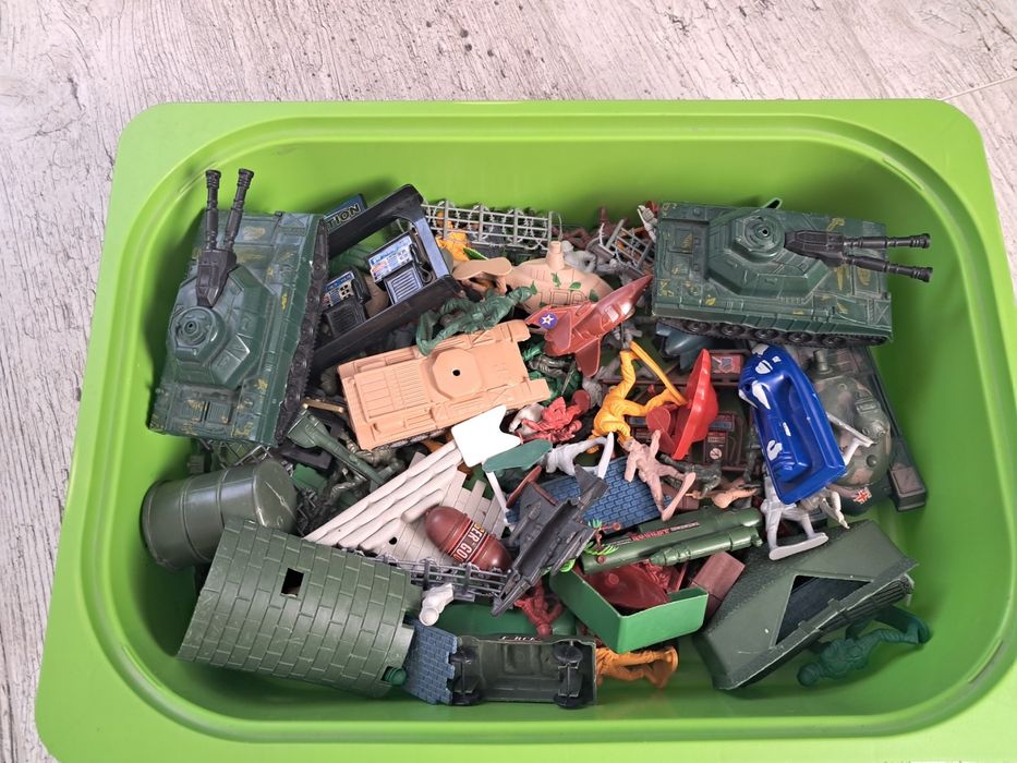 Солдатами, техніка