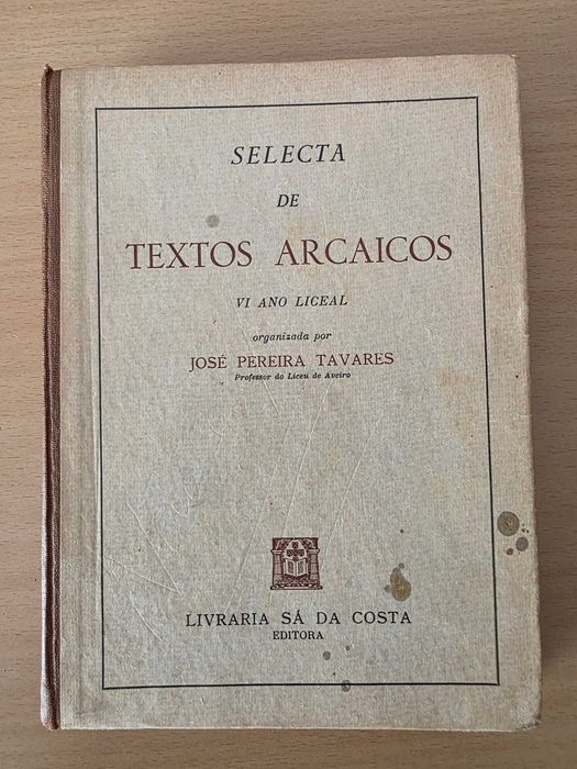 Livro "Textos Arcaicos" de José Pereira Tavares