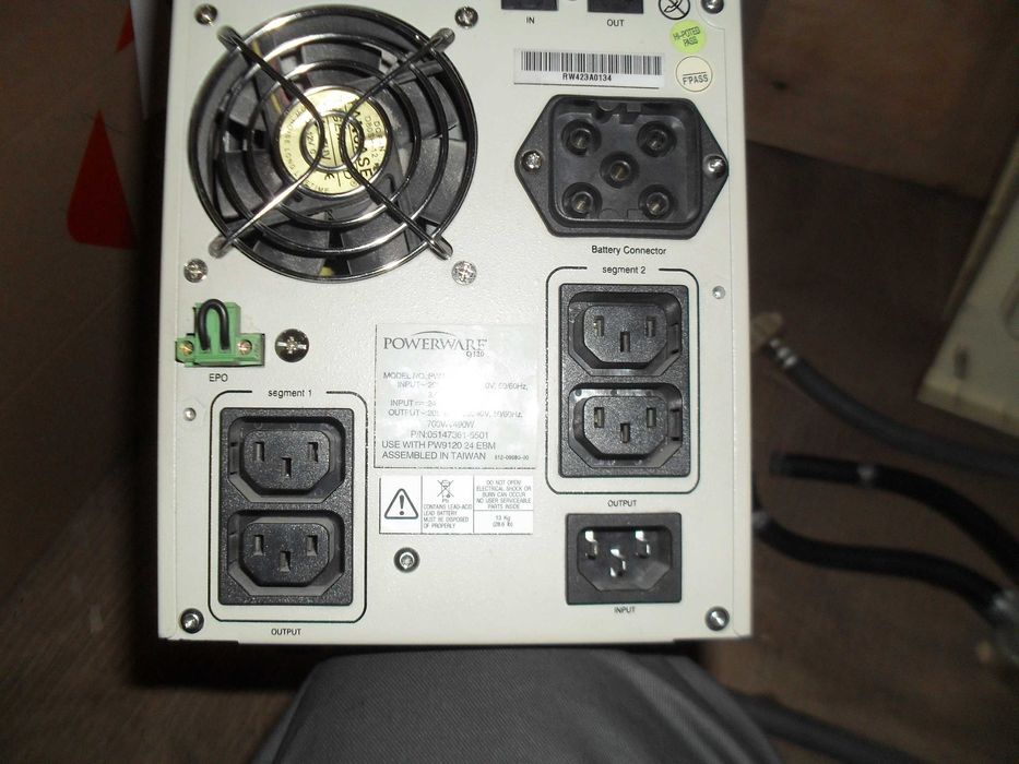 продам ИБП online Powerware 9120 700I  24 вольта под ремонт