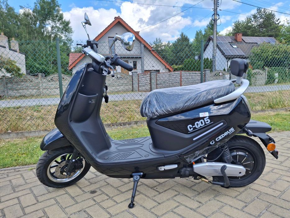 Skuter elektryczny Cedrus by Luyuan C-GO-5B-MB5 czarny